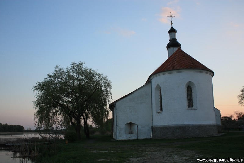 Церковь при замке Острожских