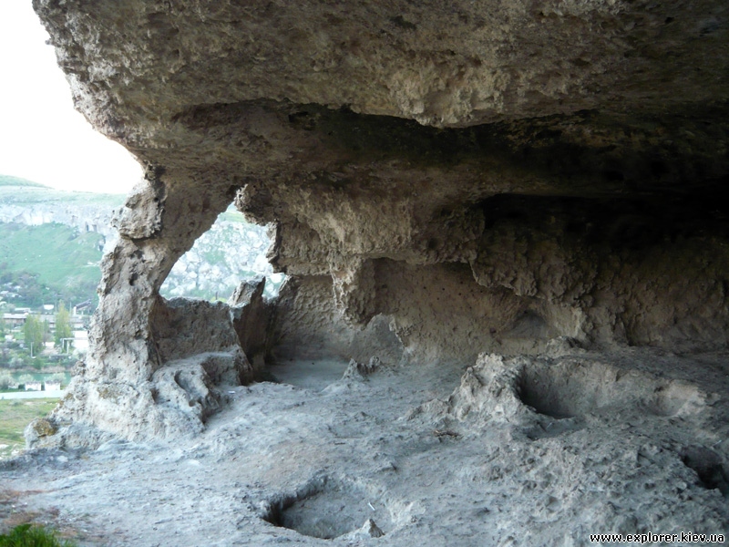 Комната пещерного монастыря