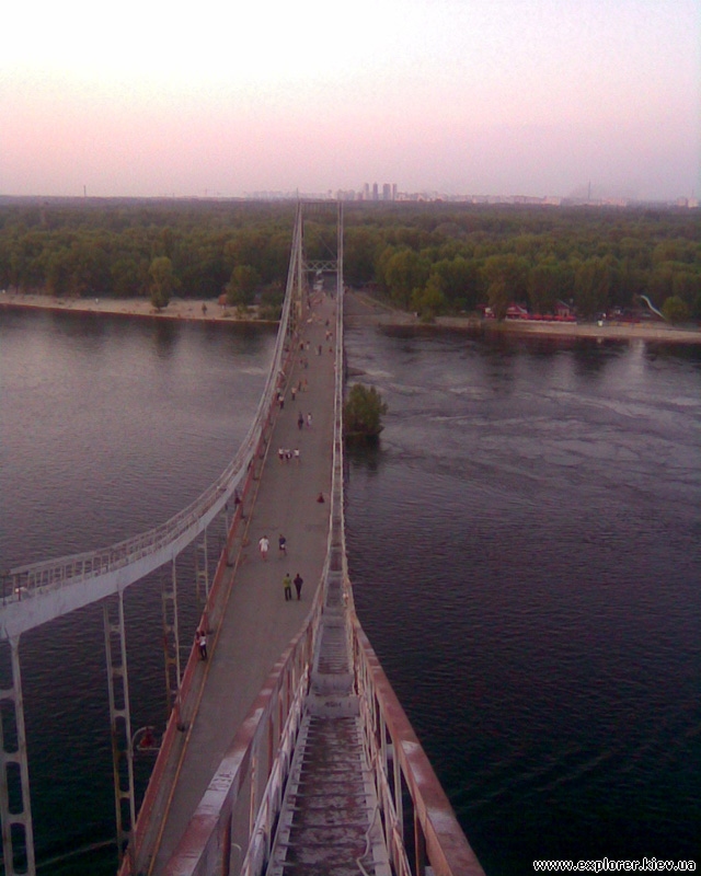 Московский мост, вид на Труханов остров